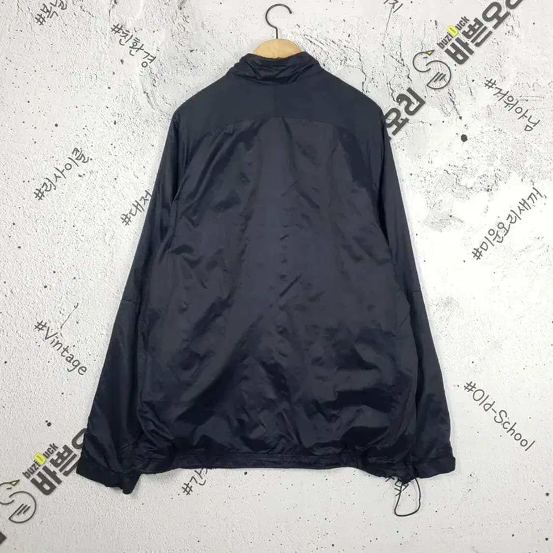 나이키 NIKE 블랙 스우시 바람막이 자켓 블랙 3800044 상품이미지2