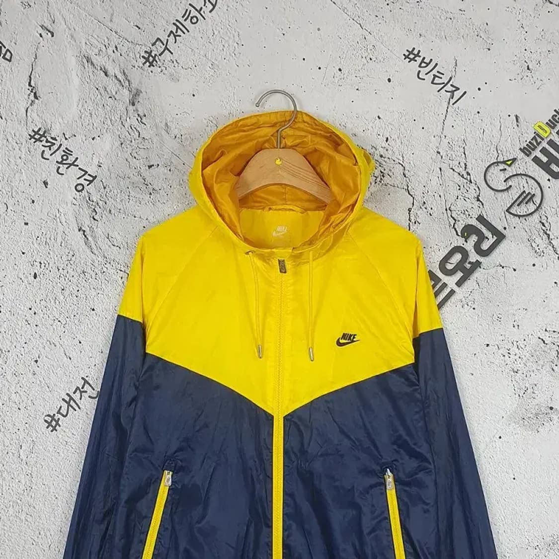 나이키 NIKE 자수 로고 경량 바람막이 자켓 옐로우 3800096 상품이미지3