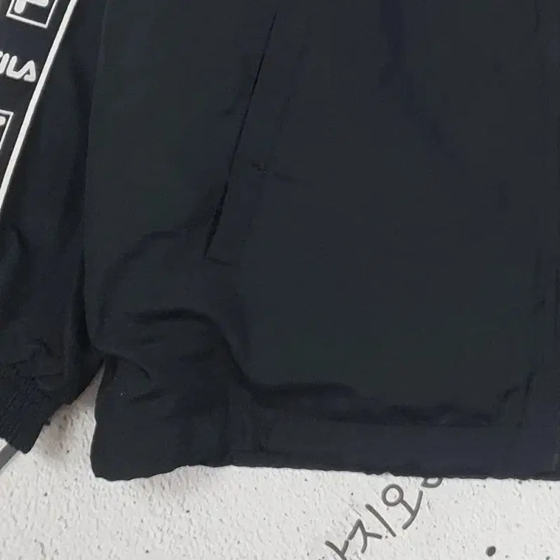 필라 FILA 90s 사이드라인 바람막이 자켓 블랙 3800100 상품이미지4