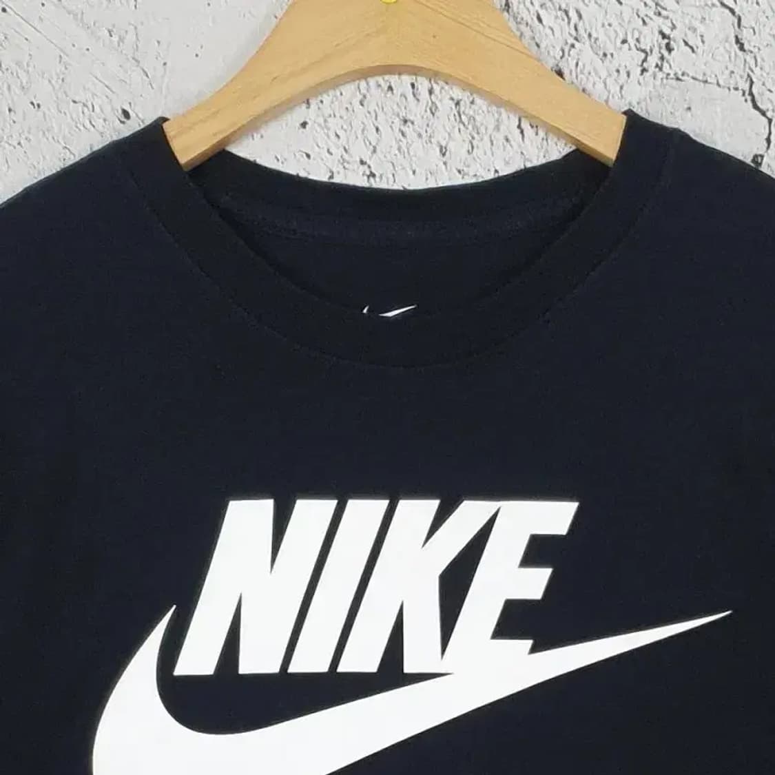 나이키 NIKE 화이트 퓨추라 반팔 티 블랙 L 1000410 상품이미지4
