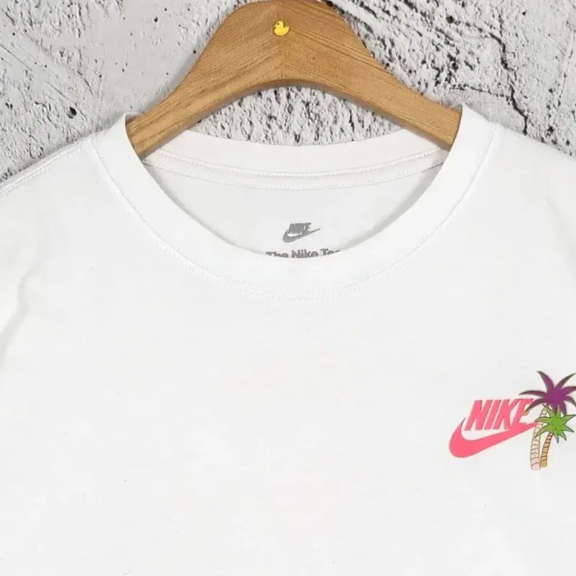 나이키 NIKE 비치파티 반팔 티 화이트 L 1000454 상품이미지4