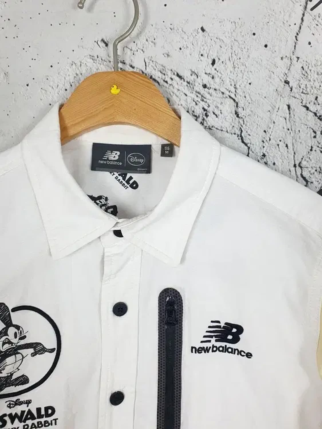 뉴발란스 X 디즈니 오스왈드 코치자켓 화이트 3200041 상품이미지7