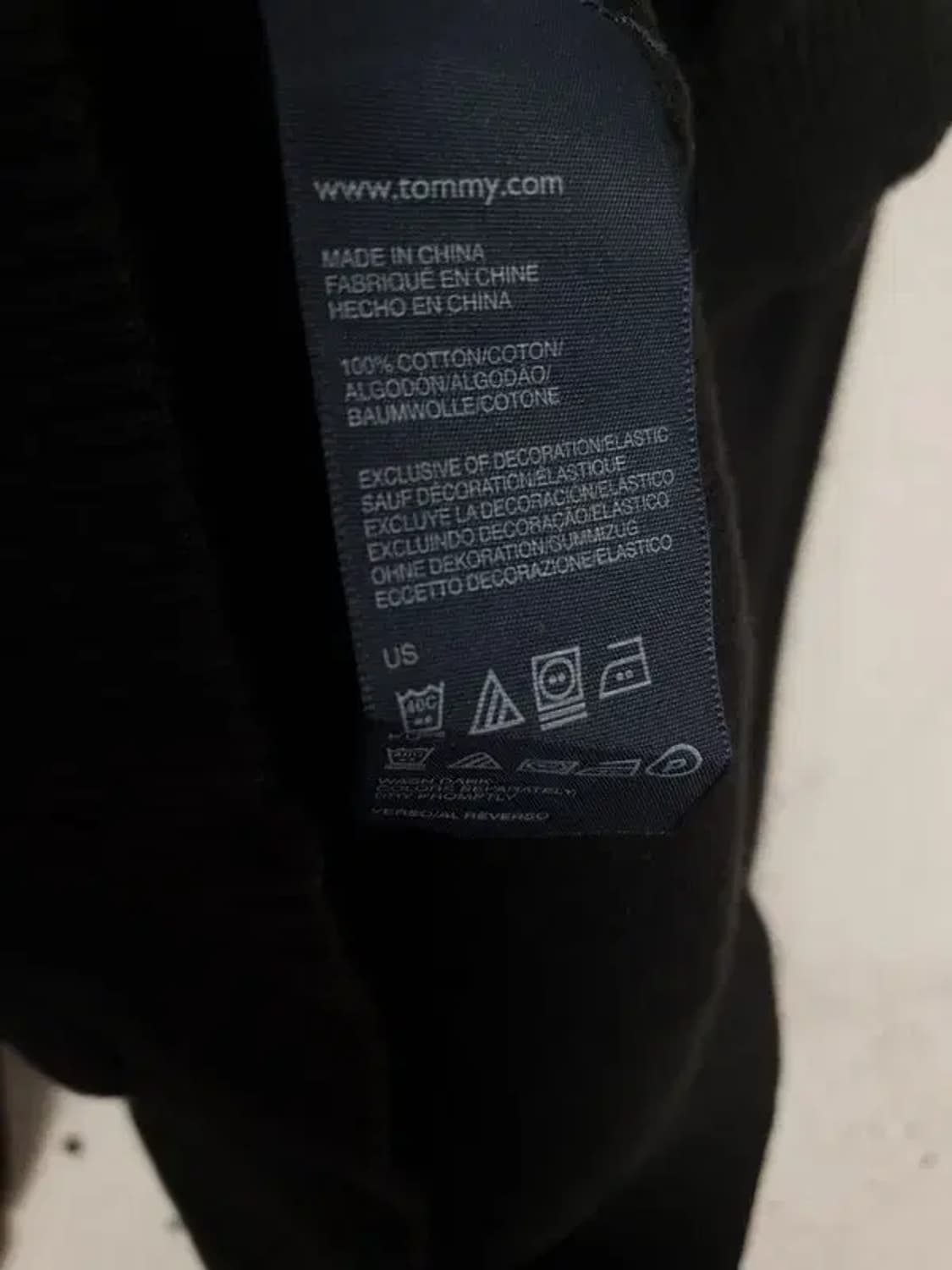 타미힐피거 TOMMY HILFIGER V넥 니트 블랙 2400012 상품이미지9