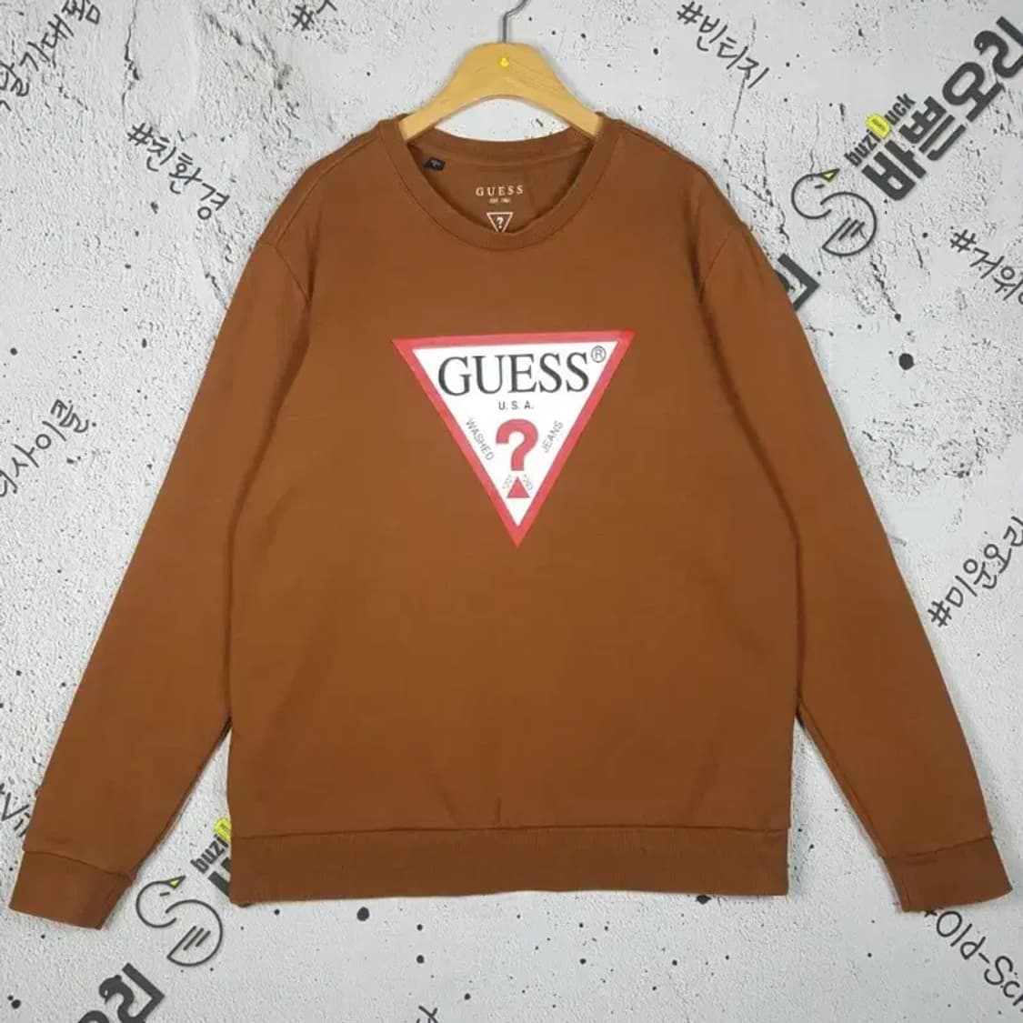 게스 GUESS 스웨트 맨투맨 브라운 XL(105) 2200228 상품이미지1