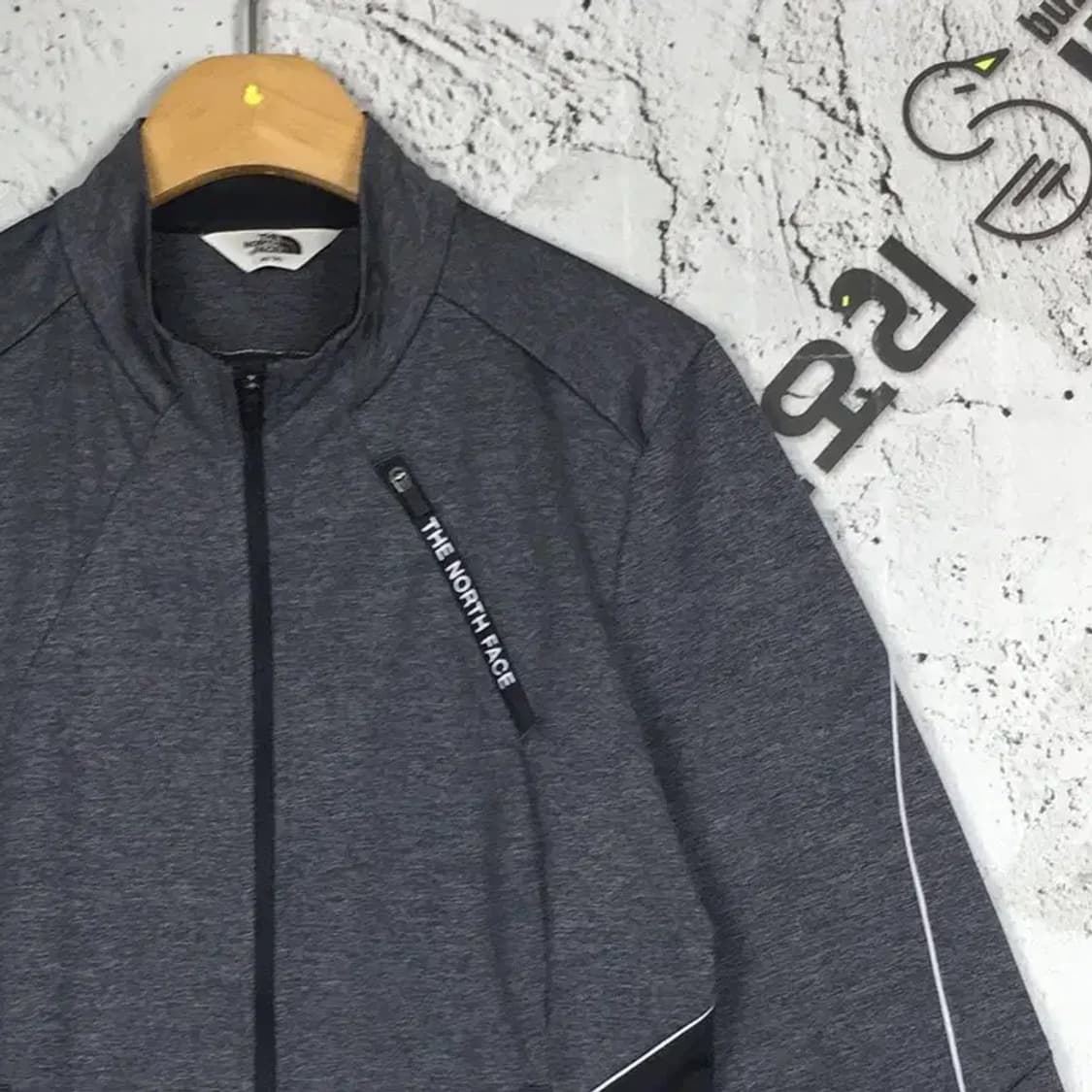 노스페이스 여성 트레이닝 집업 자켓 그레이 M/90 3800168 상품이미지3