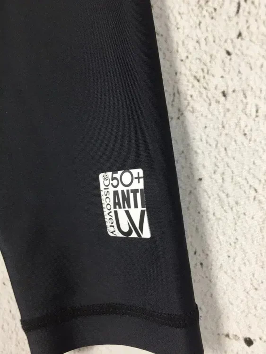 디스커버리 래쉬가드 UV 긴팔 티 블랙 100 2100134 상품이미지4