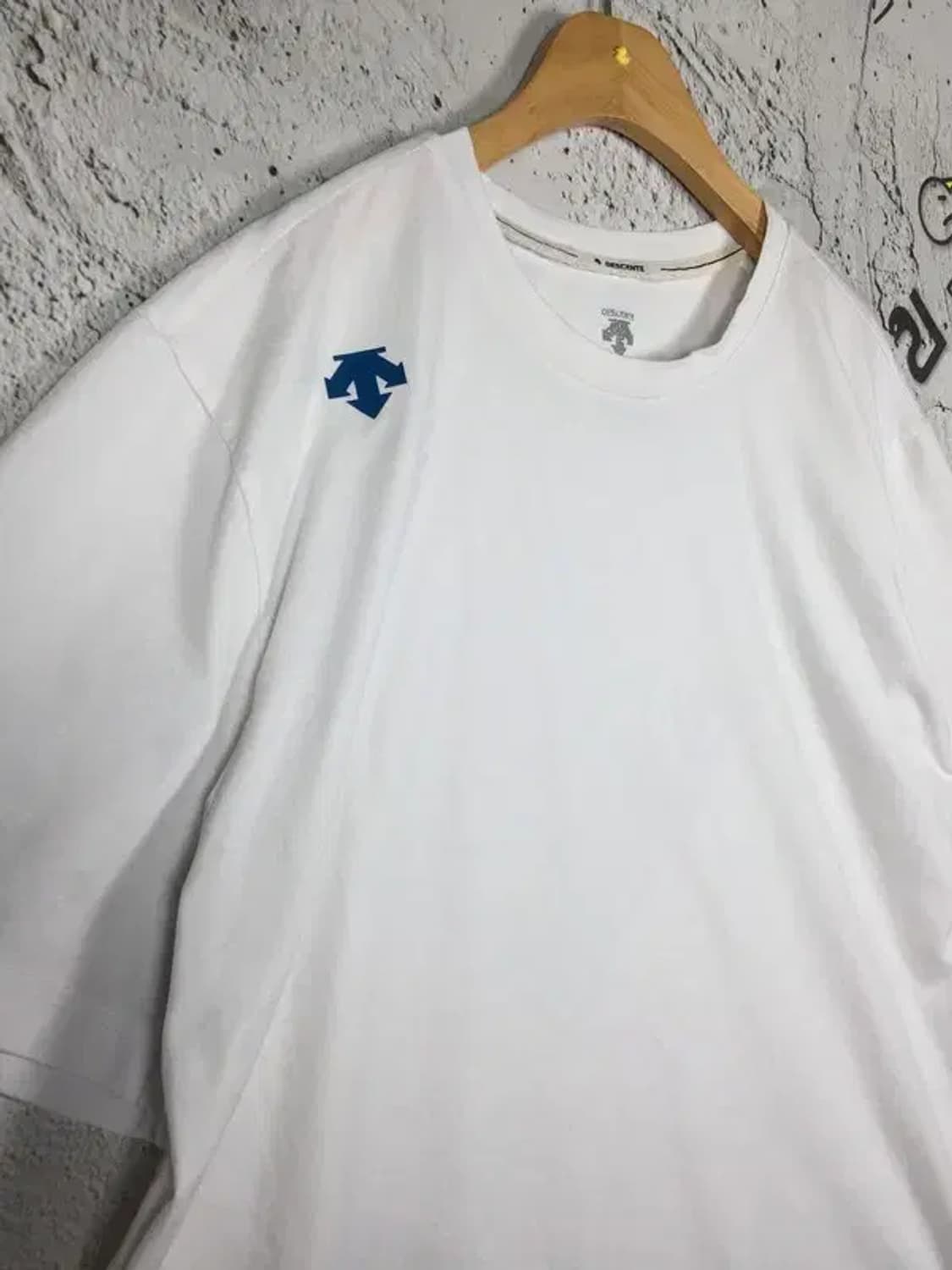 데상트 DESCENTE 기능성 반팔 티 화이트 115 1000477 상품이미지7