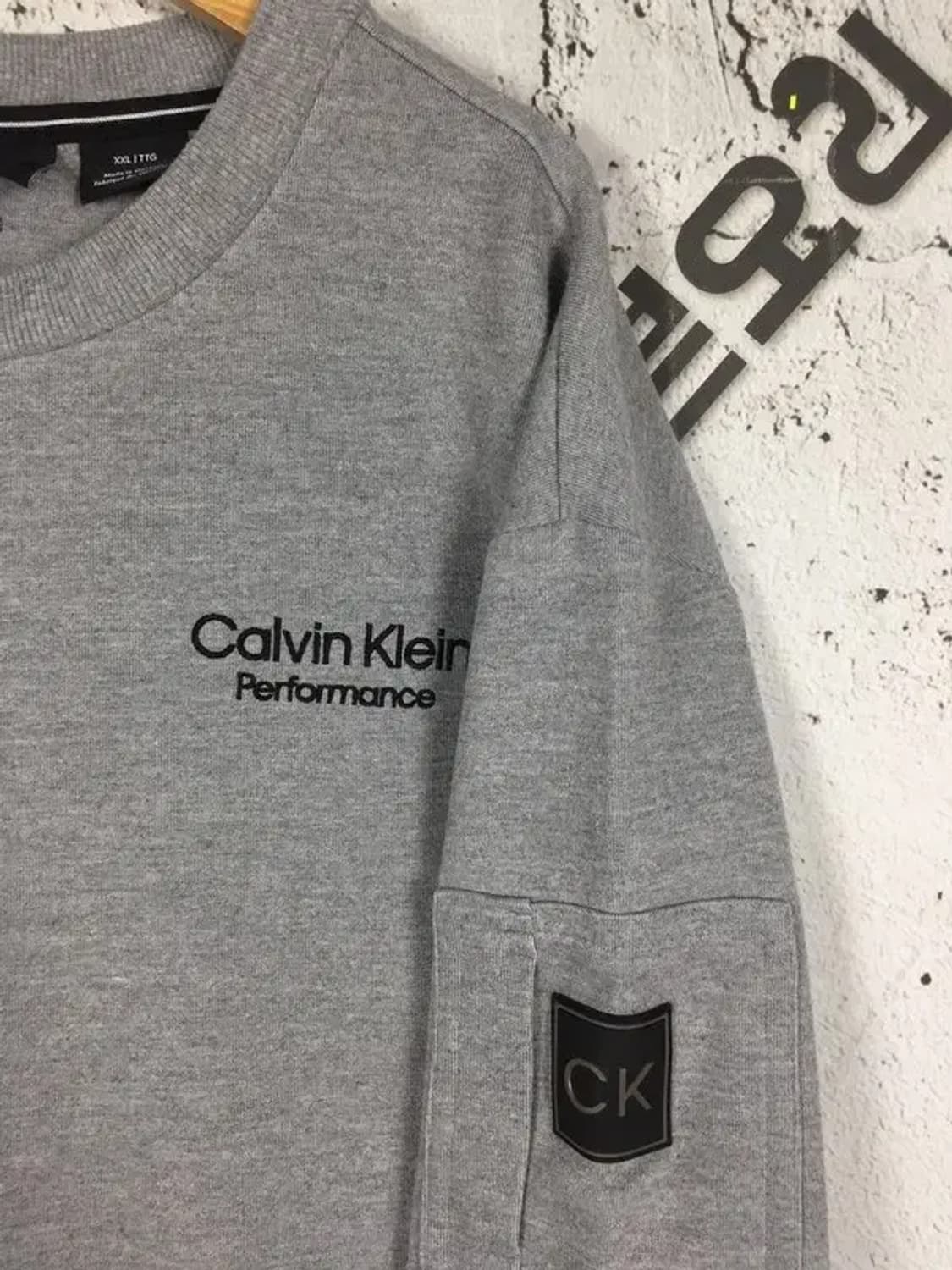 캘빈클라인 CK 자수 퍼포먼스 맨투맨 그레이 XXL 2200233 상품이미지4