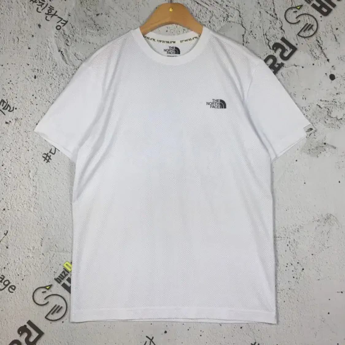 노스페이스 레귤러핏 여성 반팔 티 화이트 S/90 1000500 상품이미지1