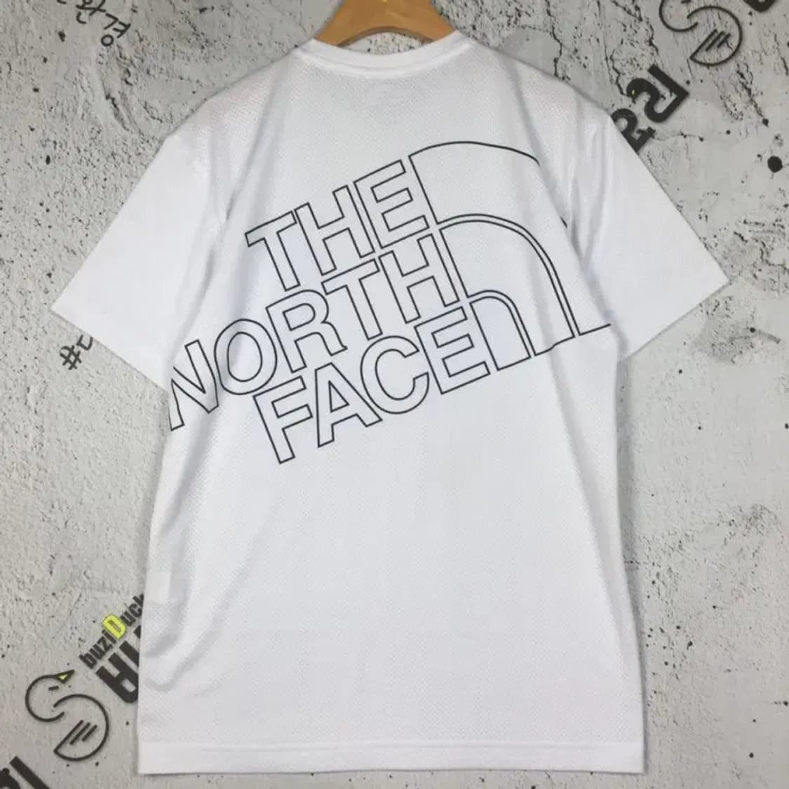 노스페이스 레귤러핏 여성 반팔 티 화이트 S/90 1000500 상품이미지2