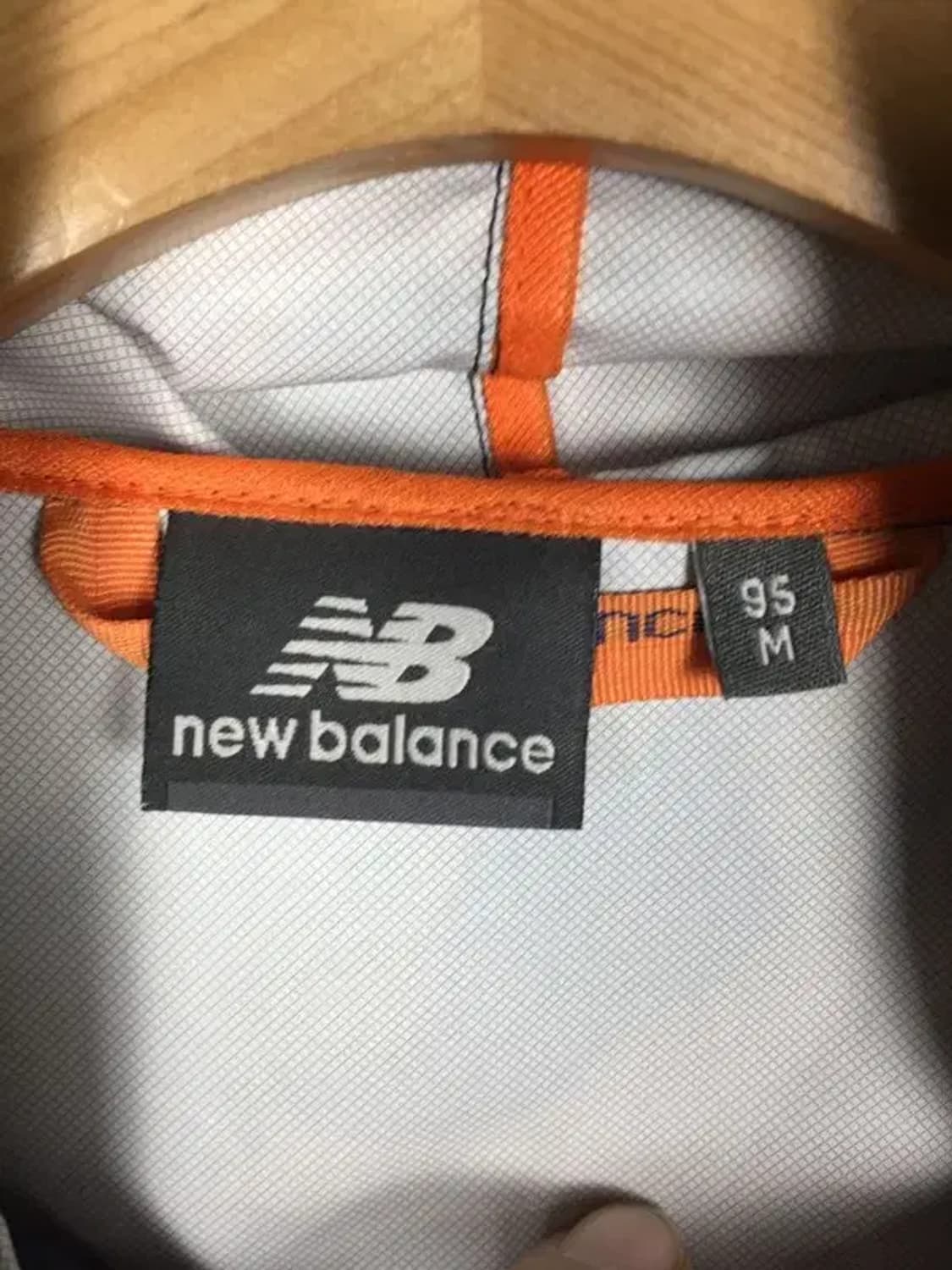 뉴발란스 NB 카모 패턴 바람막이 자켓 네이비 95(M) 3800192 상품이미지6