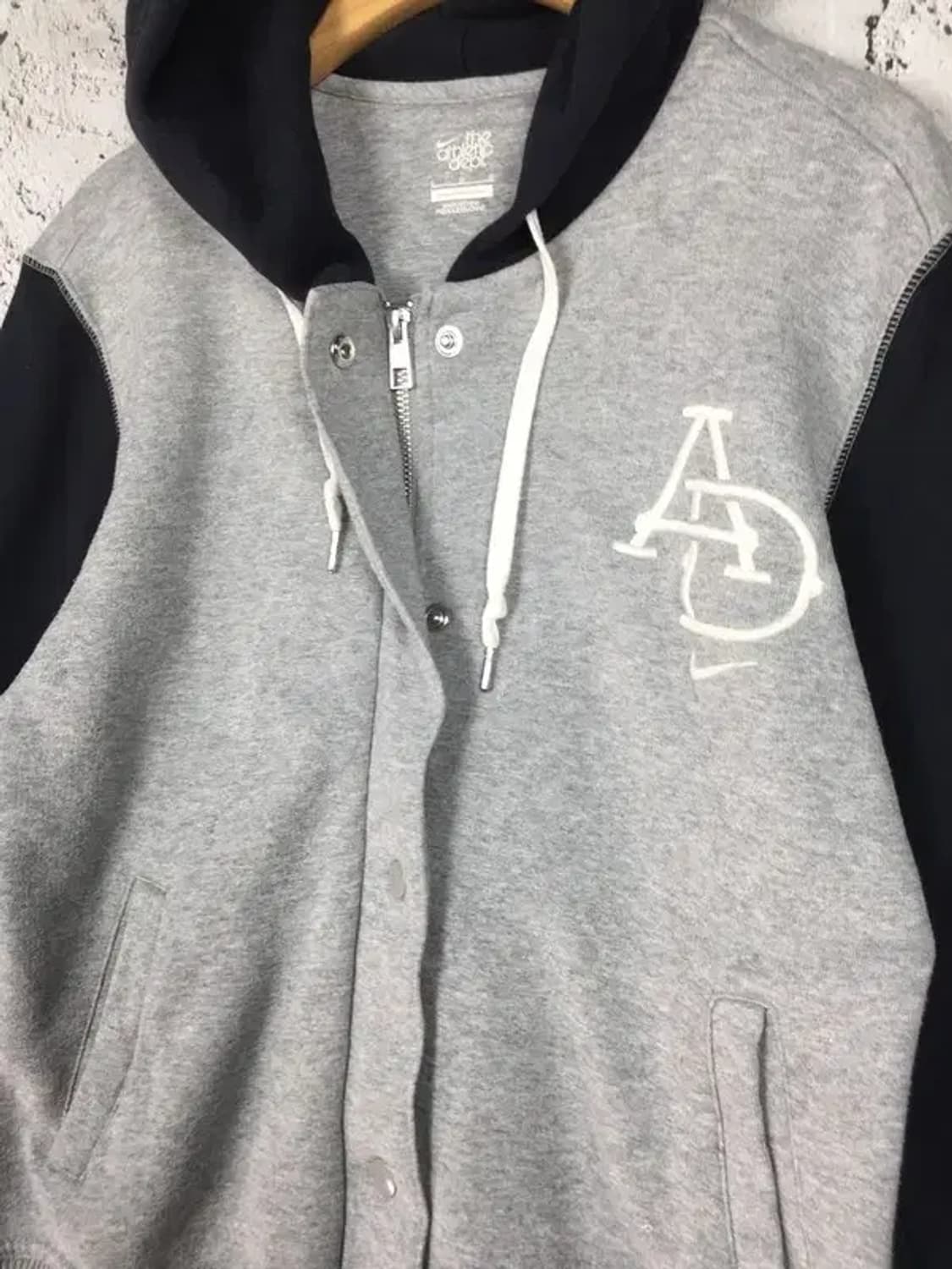 나이키 NIKE 여성 후드 야구잠바 라이트 그레이 90 2300203 상품이미지4