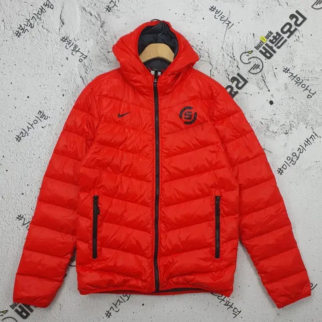 나이키 NIKE 블랙스우시 구스다운 패딩 레드 3400099 상품이미지1