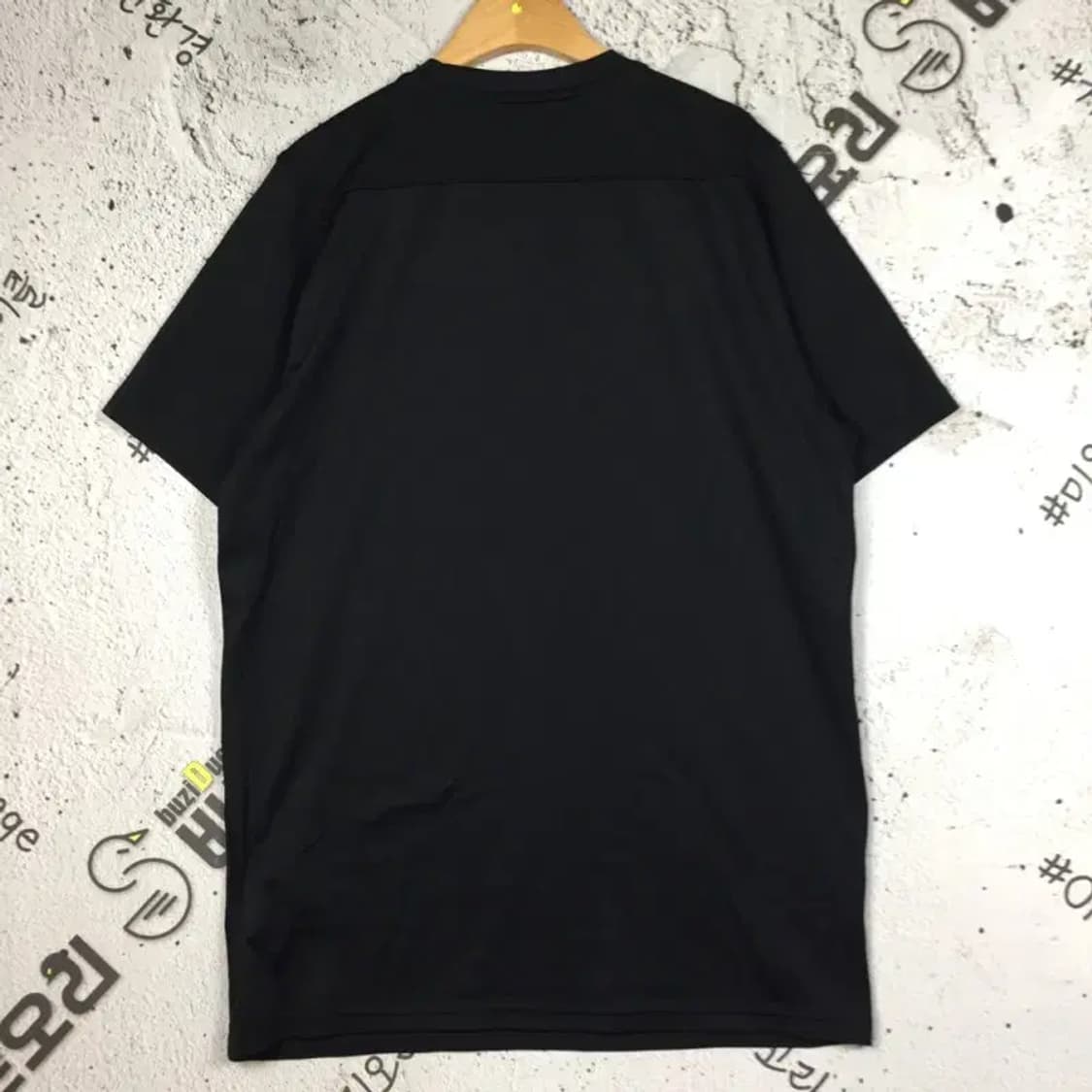 나이키 기능성 슬림 드라이핏 반팔 티 블랙 L 1000521 상품이미지2