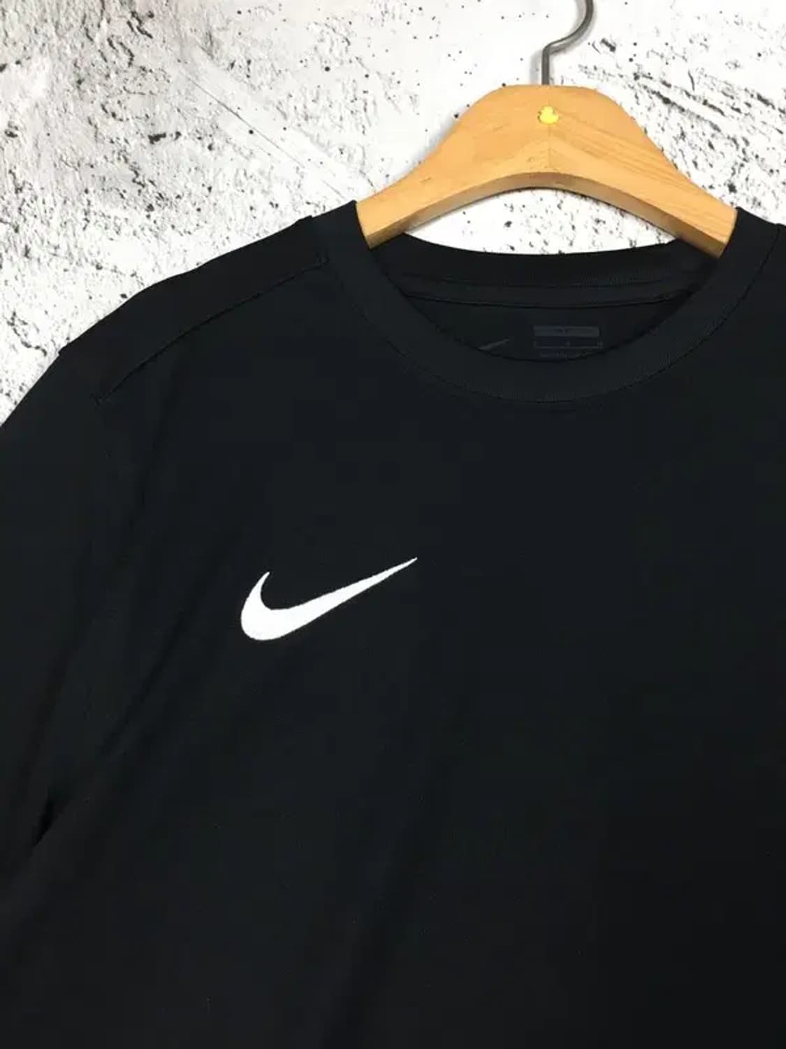 나이키 기능성 슬림 드라이핏 반팔 티 블랙 L 1000521 상품이미지4