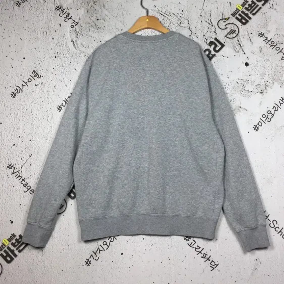 나이키 자수로고 스웻셔츠 맨투맨 라이트 그레이 M 2200245 상품이미지2