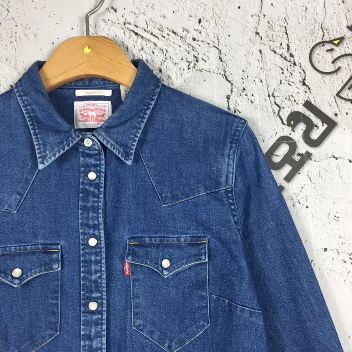 리바이스 여성 클래식 웨스턴 데님 셔츠 진청 XS 1100379 상품이미지4