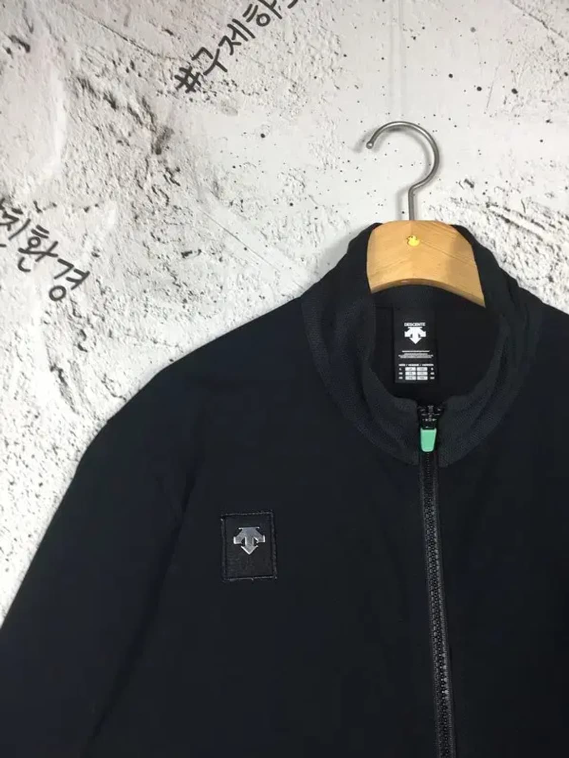 데상트 집업 바람막이 져지 블랙 L 3100264 상품이미지4