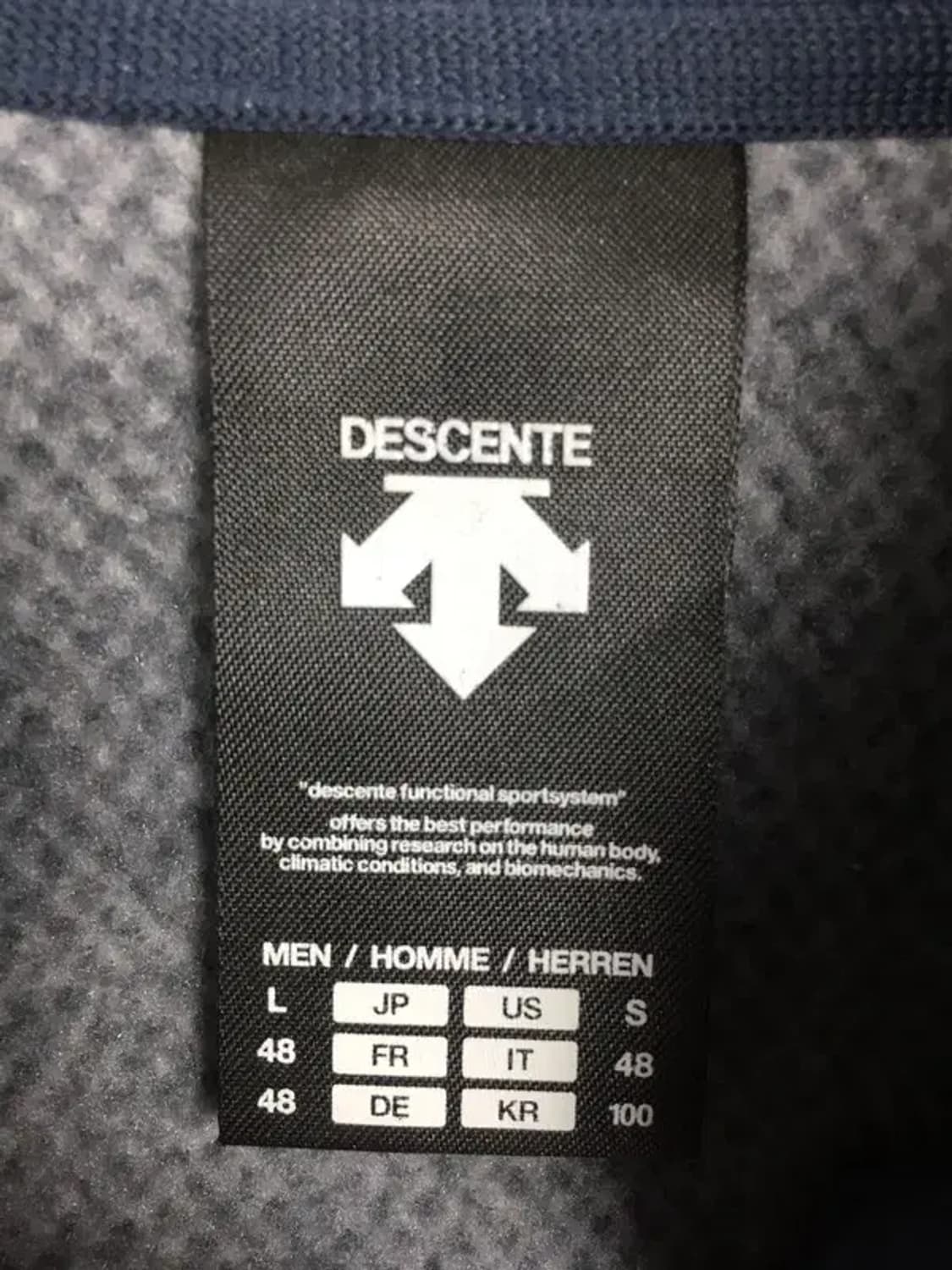 데상트 트레이닝 허니콤 플리스 탑 집업 그레이 M 3400191 상품이미지8