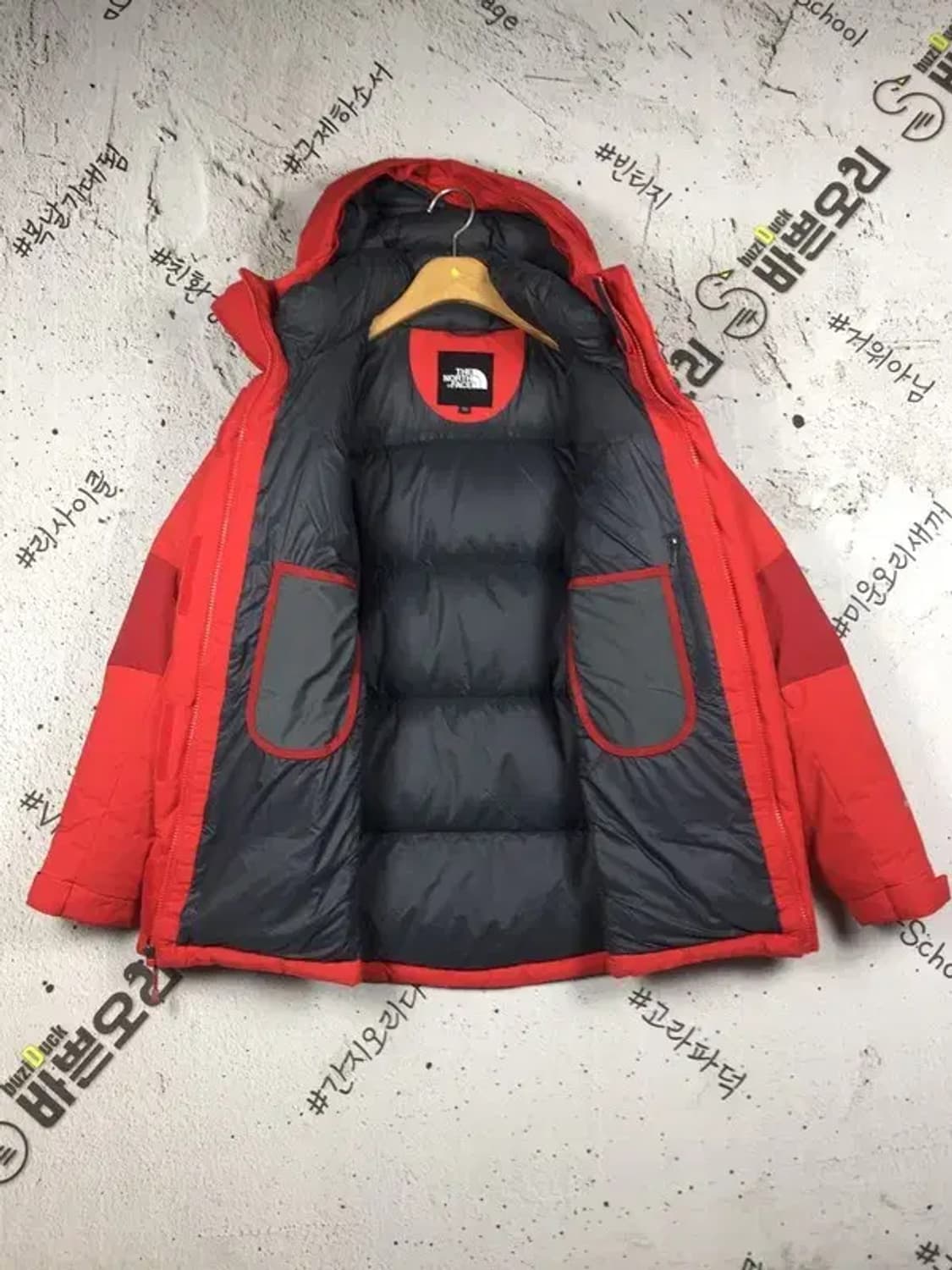 노스페이스 여성 스펙트럼 구스다운 패딩 점퍼 레드 90 3400208 상품이미지3