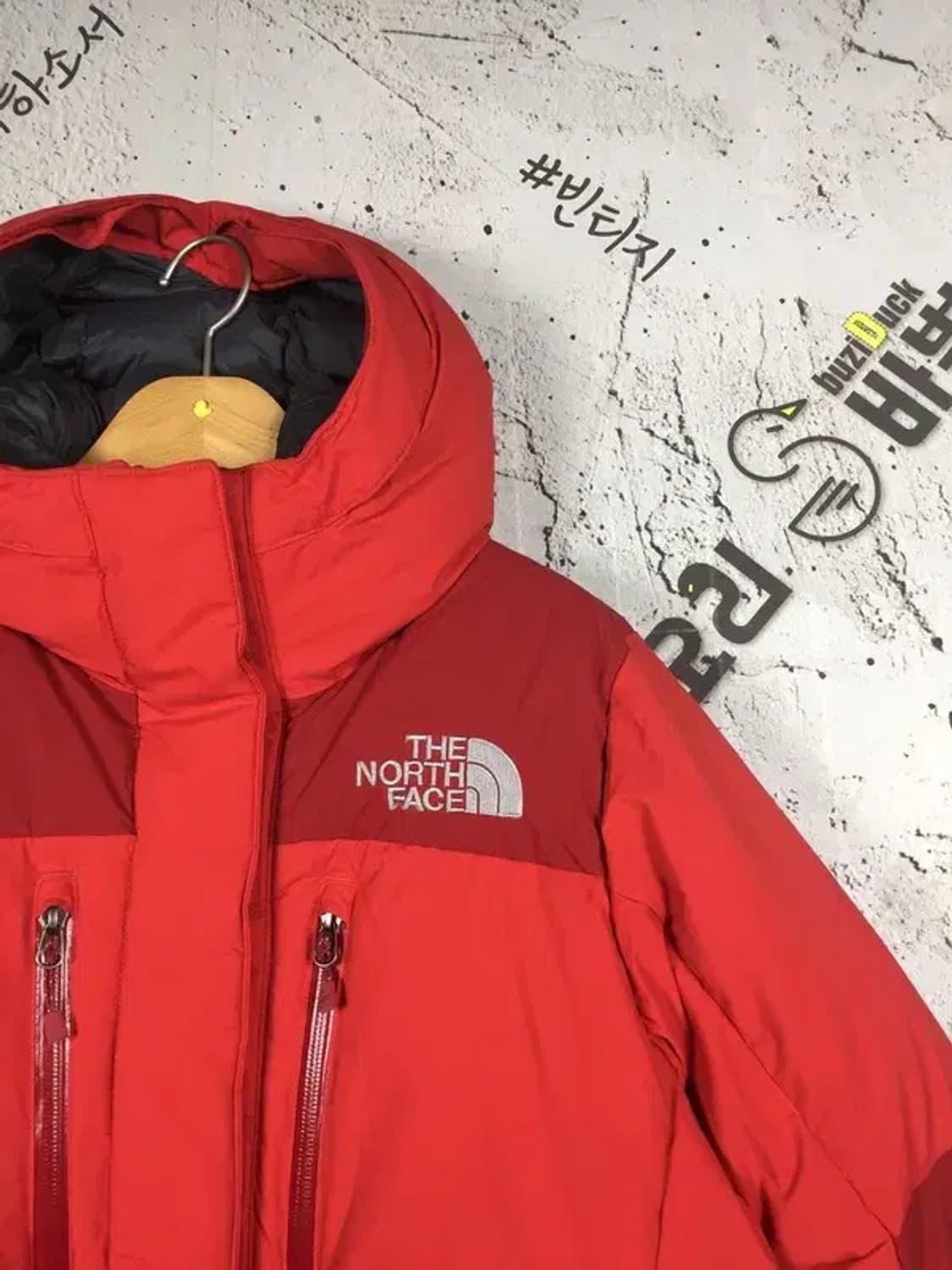 노스페이스 여성 스펙트럼 구스다운 패딩 점퍼 레드 90 3400208 상품이미지4