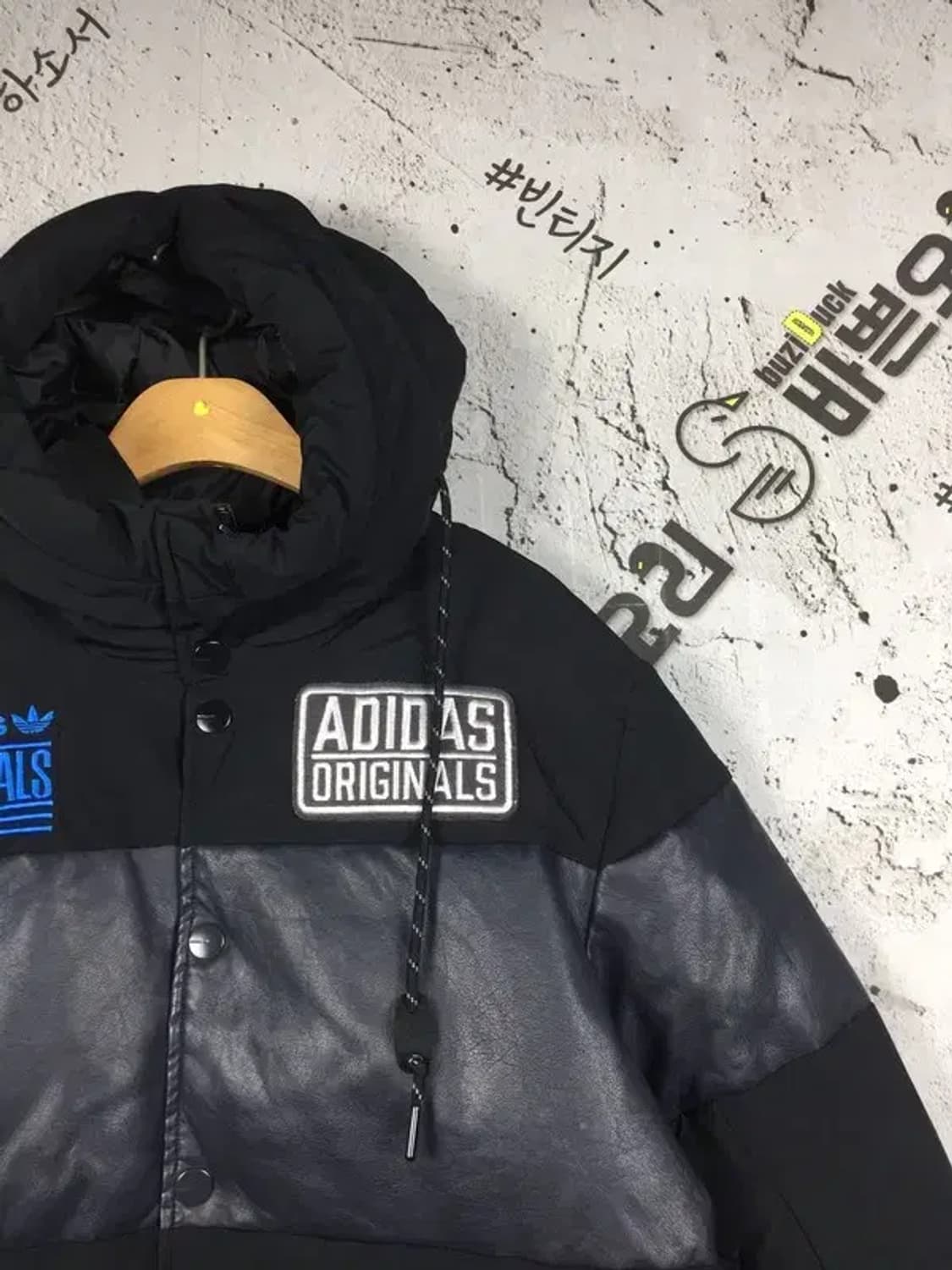 아디다스 여성 덕다운 패딩 점퍼 블랙 085 3400216 상품이미지4