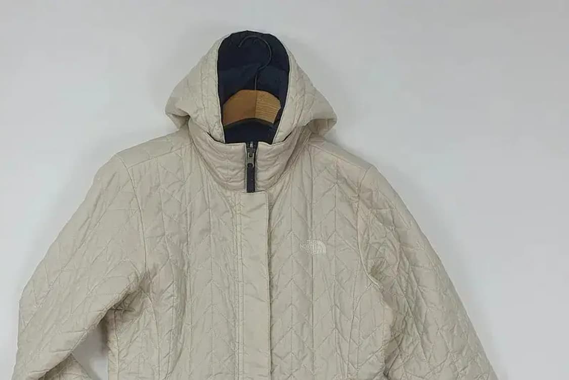 노스페이스 양면 퀄팅 패딩점퍼 코트 베이지/네이비 3400060 상품이미지3