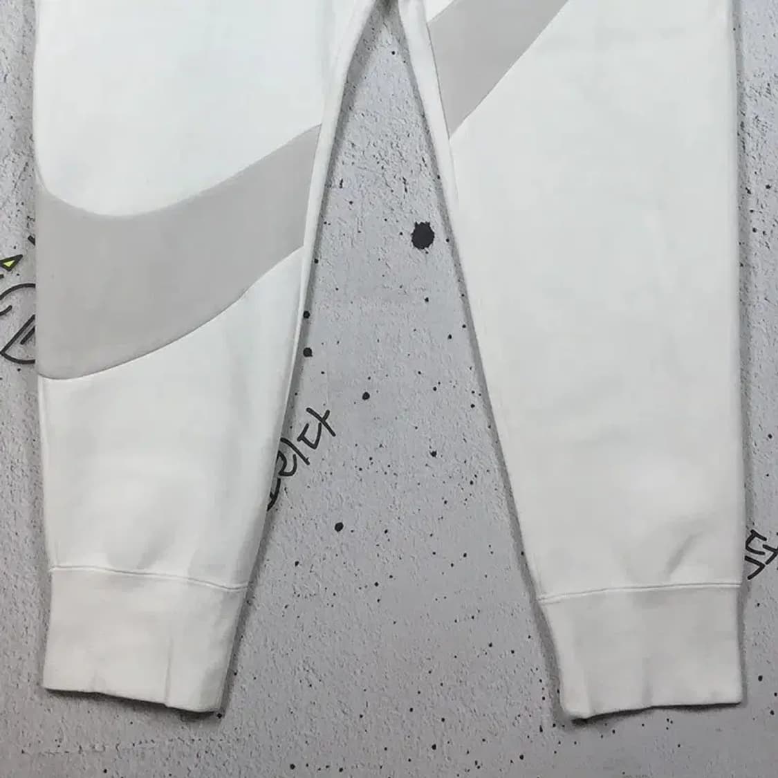 나이키 스포츠 스우시 테크 조거 운동바지 화이트 XL 4400094 상품이미지5