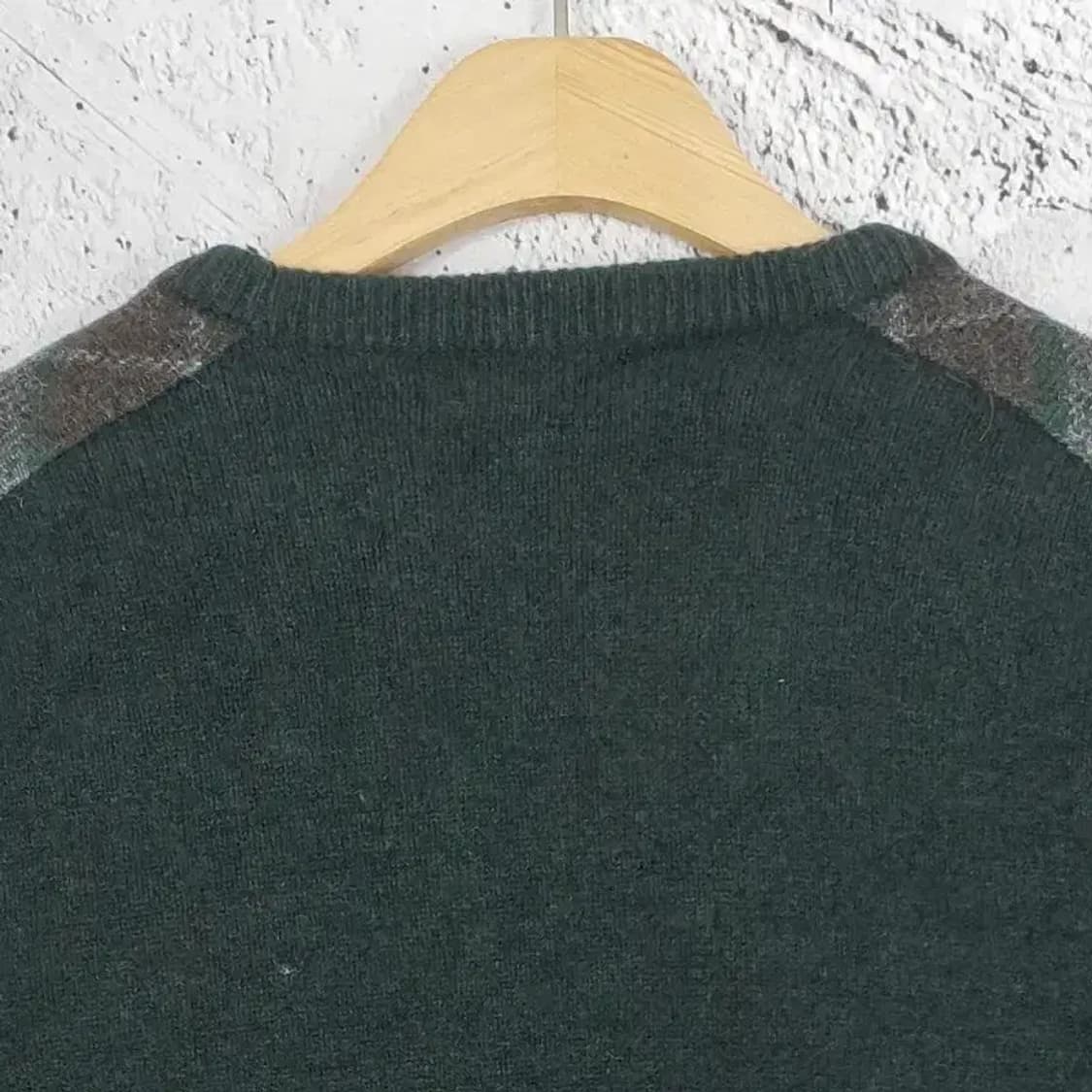 헤지스 숄더 패턴 라운드 울100% 니트 카키 105 2400017 상품이미지7