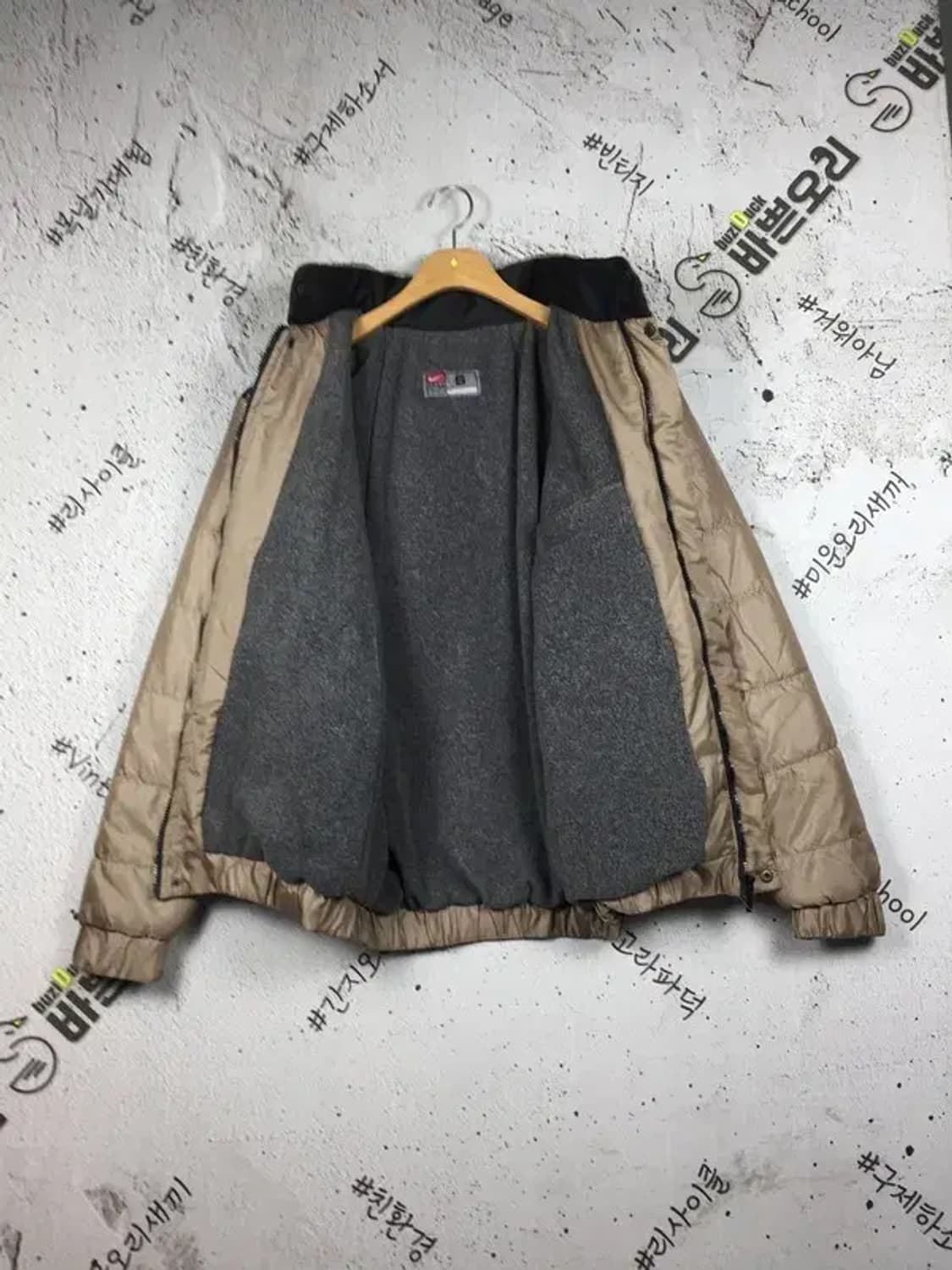 나이키 스우시 올드스쿨  패딩 점퍼 베이지 S(100) 3400227 상품이미지3