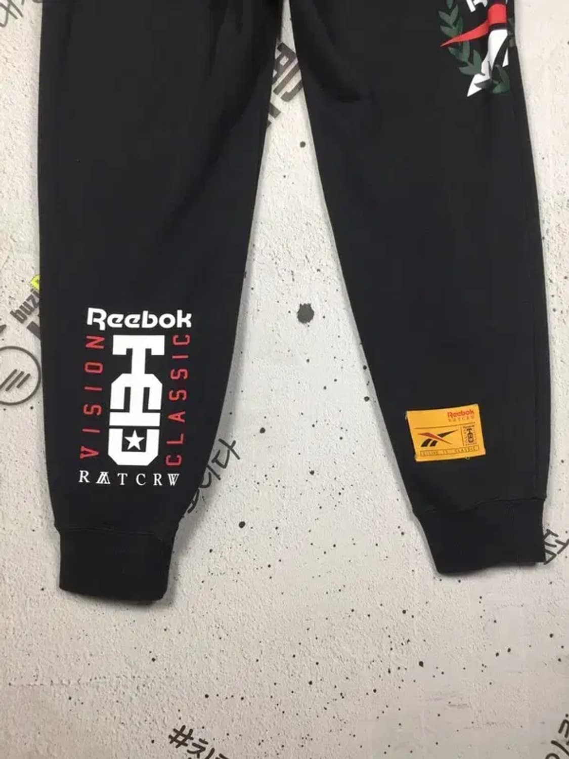 리복 x 로맨틱크라운 비전투 클래식 스웻 조거 블랙 L 4400100 상품이미지9