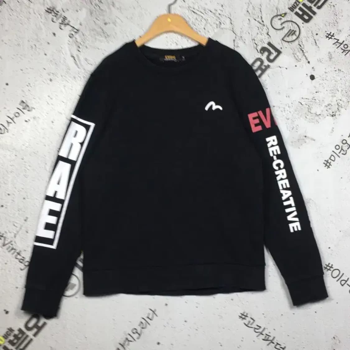 에비수 프린트 소매 맨투맨 블랙 95(M) 2200239 상품이미지1