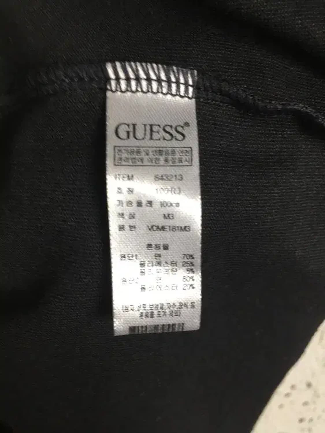 게스 GUESS 반팔 티 블랙 100(L) 1900548 상품이미지10