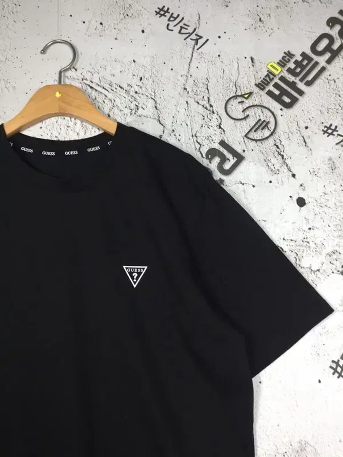 게스 GUESS 반팔 티 블랙 100(L) 1900548 상품이미지4