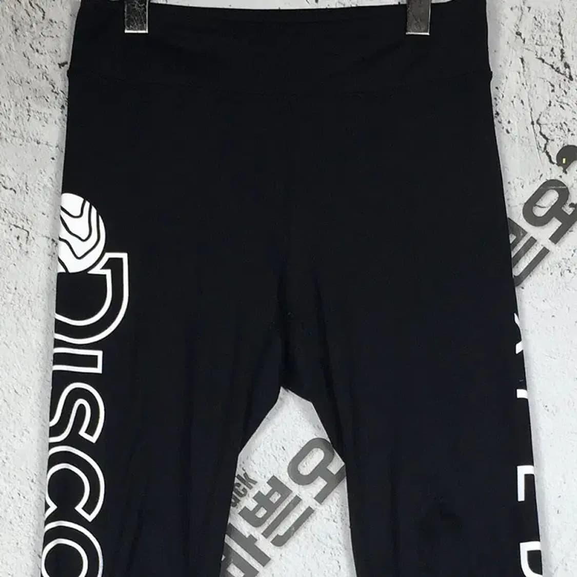 디스커버리 여성 블랙 빅로고 레깅스 블랙 S 4400104 상품이미지3