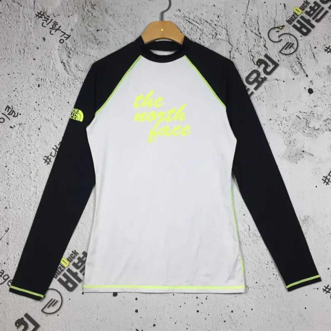 노스페이스 여성 래쉬가드 긴팔 티 화이트 S/85 2100191 상품이미지1