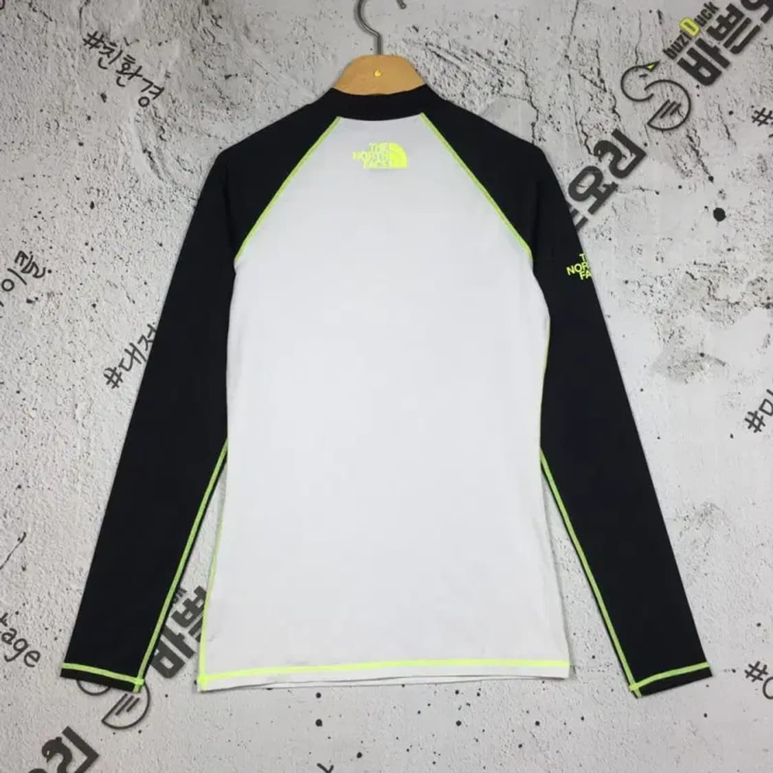 노스페이스 여성 래쉬가드 긴팔 티 화이트 S/85 2100191 상품이미지2