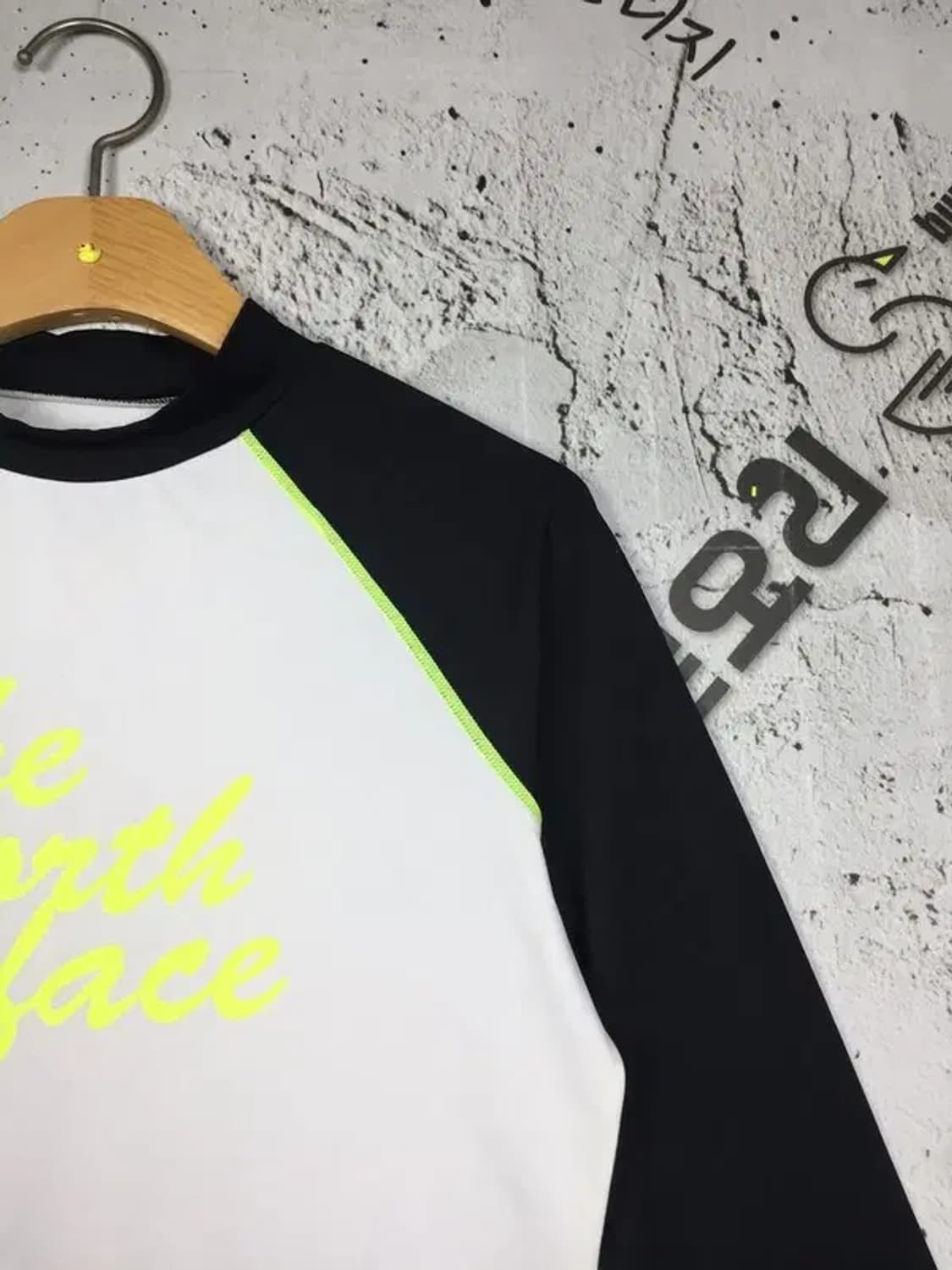 노스페이스 여성 래쉬가드 긴팔 티 화이트 S/85 2100191 상품이미지4