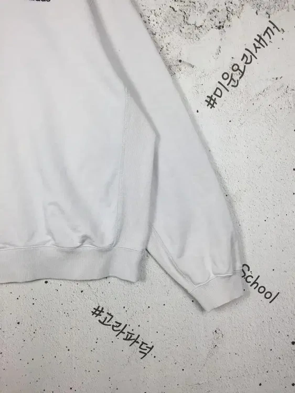 아디다스 스몰로고 스웨트 맨투맨 화이트 S 2200285 상품이미지7