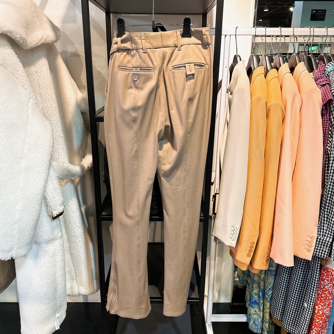 아크네 스튜디오 여성 베이지 D링 벨트 팬츠 상품이미지3