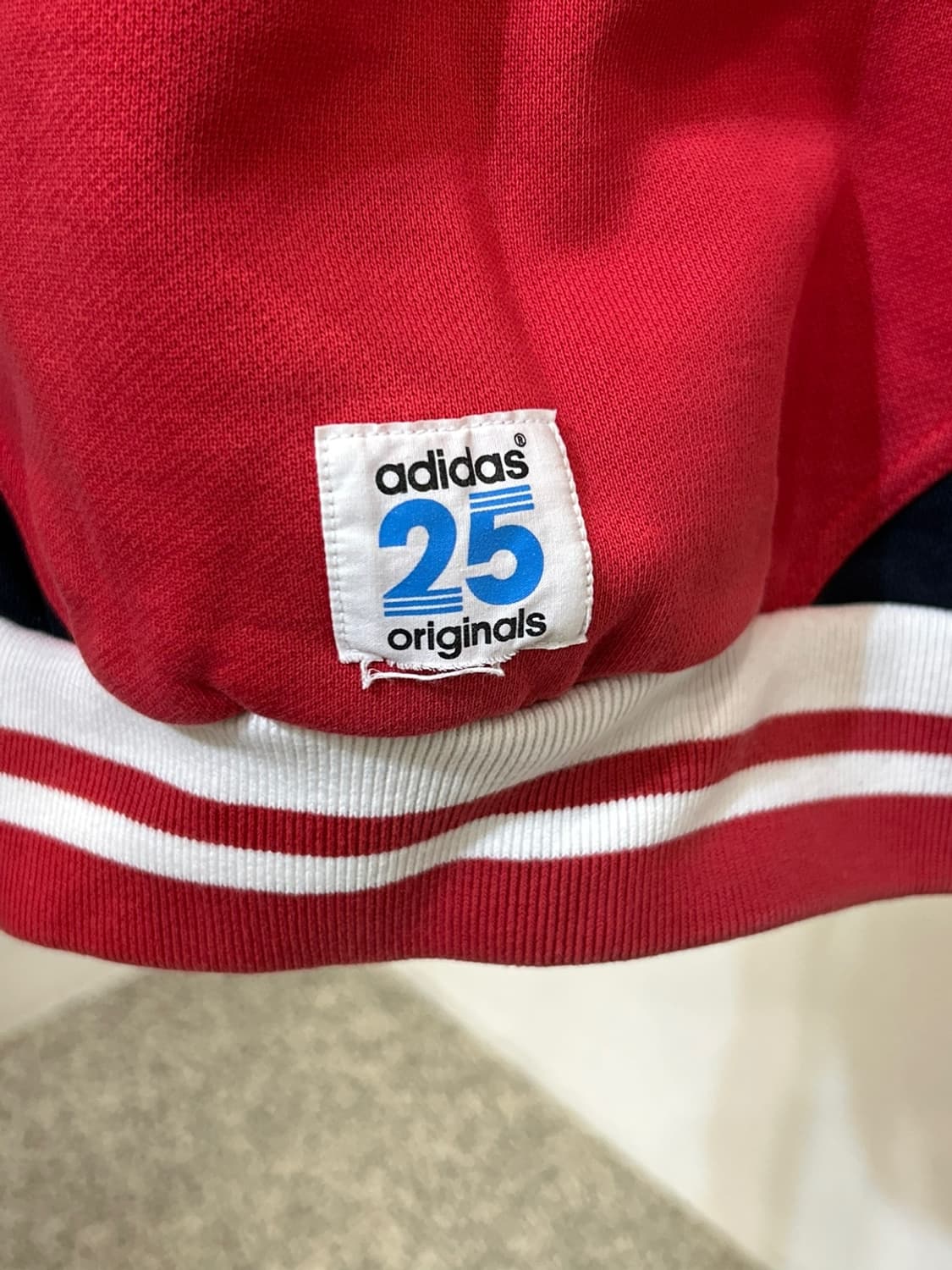 아디다스 니고 브락드 맨투맨 상품이미지5