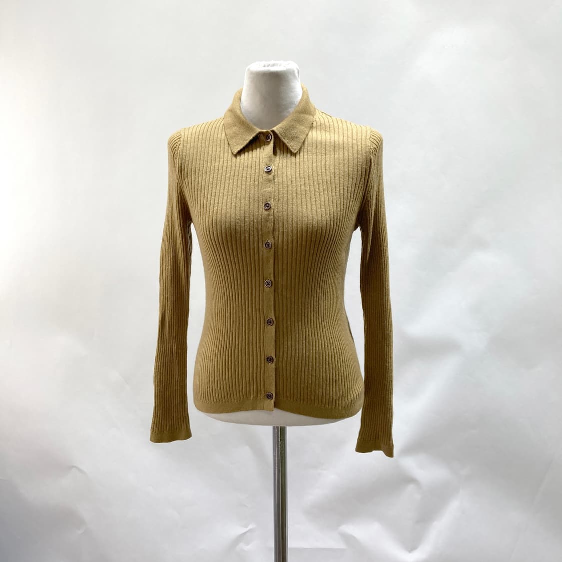 유니클로 여 순모카라니트 황토 M  상품이미지1