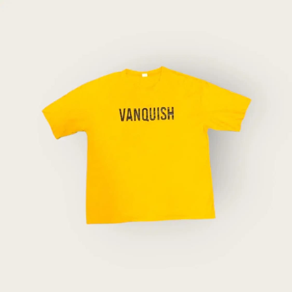 만원샵)4XL)뱅퀴쉬 옐로우 심플 가슴로고 루즈핏 반팔티 상품이미지1