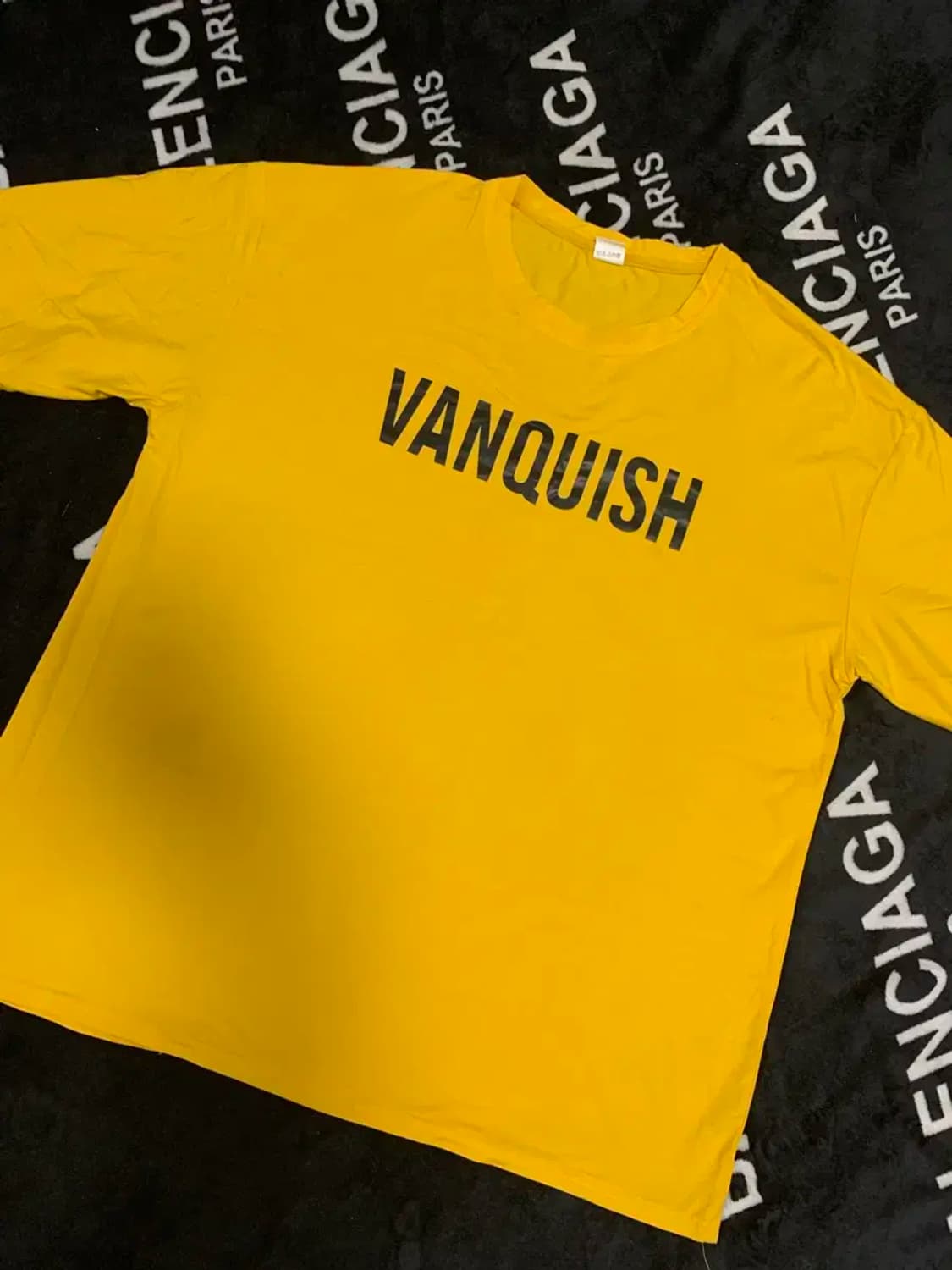 만원샵)4XL)뱅퀴쉬 옐로우 심플 가슴로고 루즈핏 반팔티 상품이미지3