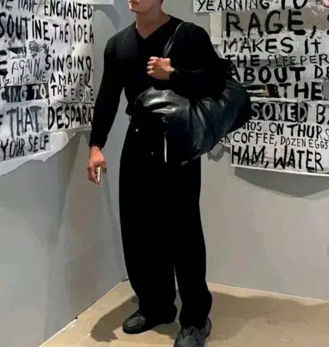 새것)M,L)브이넥 V넥 머슬핏 니트 긴팔 맨투맨 상의 골지 울 모 상품이미지1