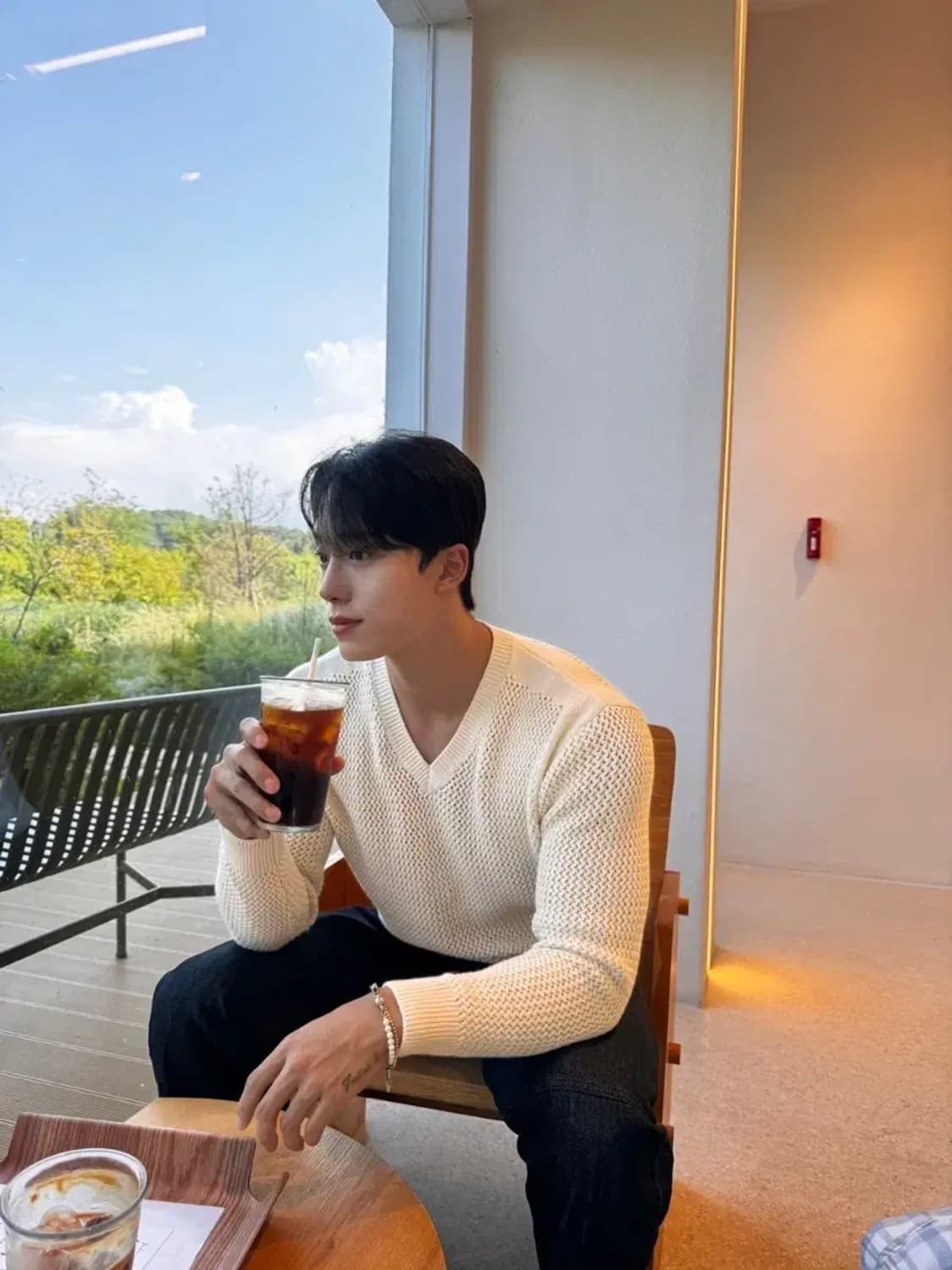 새것)M,L)브이넥 V넥 머슬핏 니트 긴팔 맨투맨 상의 골지 울 모 상품이미지4