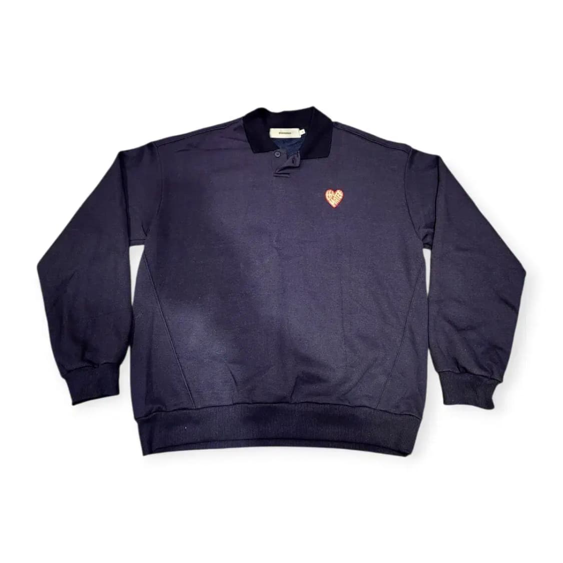 XL)마티 thematee 하트 와펜  자수 카라 맨투맨 네이비 상품이미지1