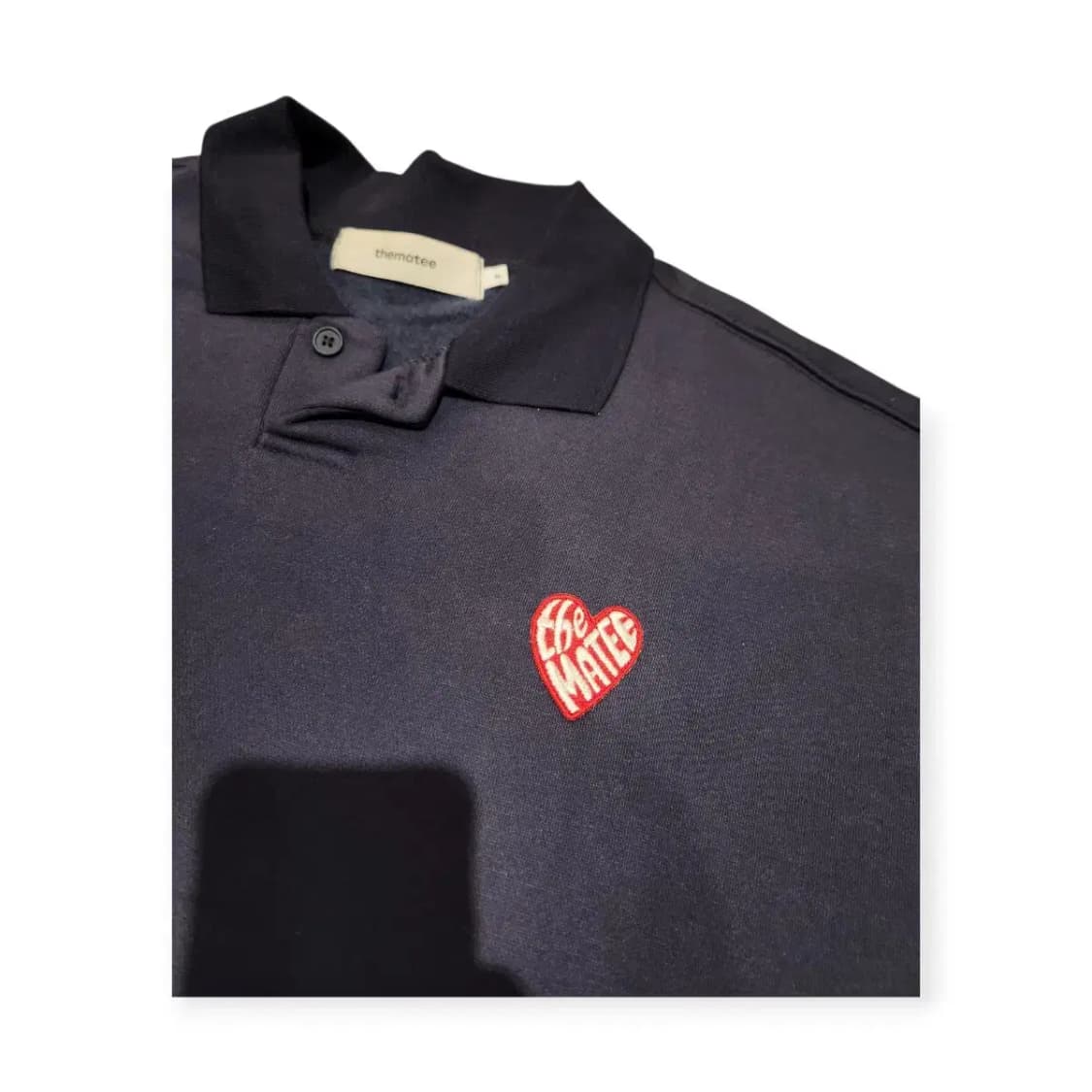 XL)마티 thematee 하트 와펜  자수 카라 맨투맨 네이비 상품이미지2