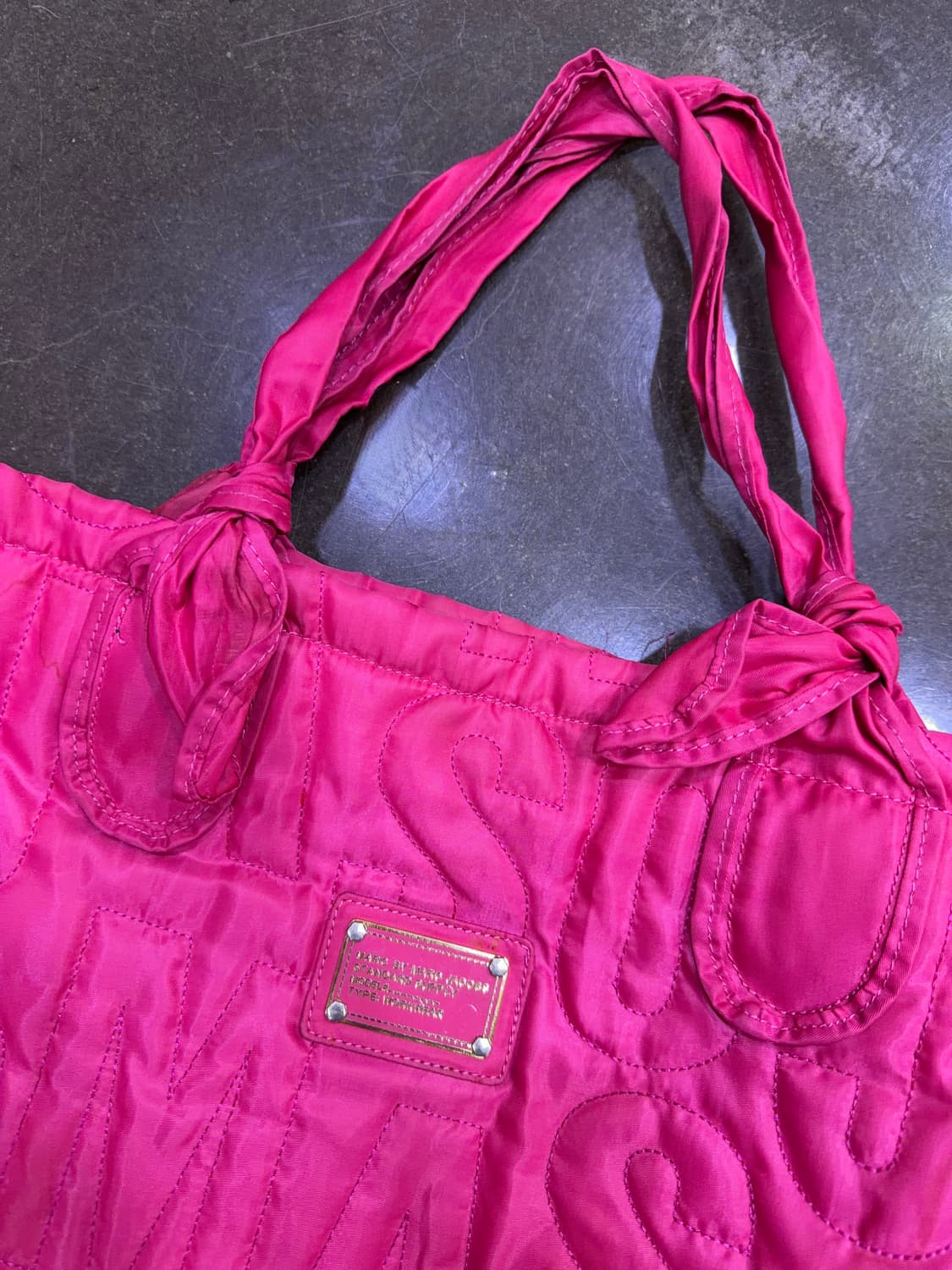 마크제이콥스 넉아웃 핑크 퀼팅 나일론 토트백 상품이미지3