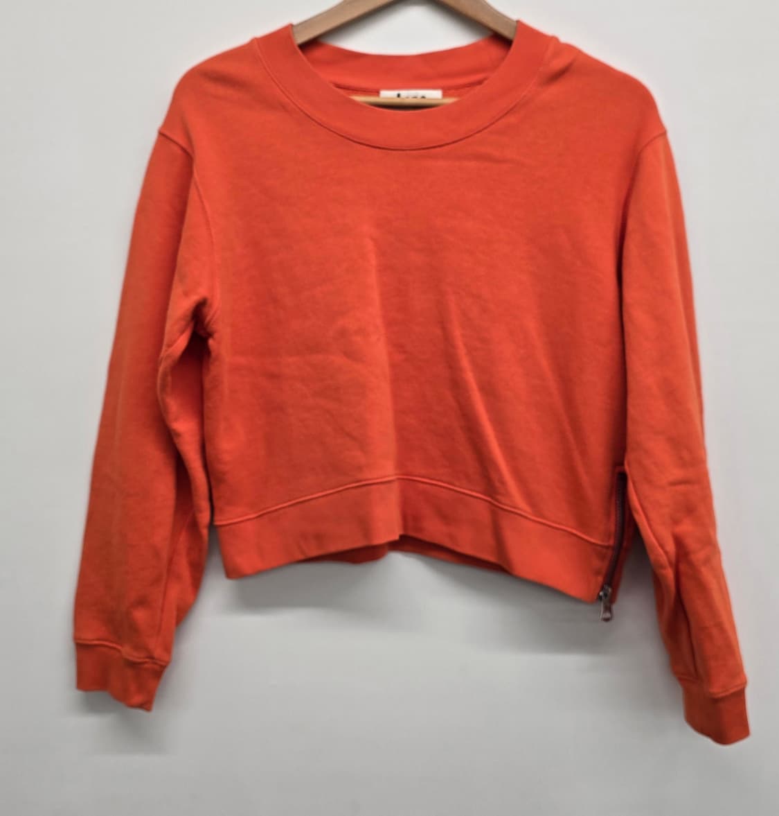 [정품] 아크네스튜디오 여성 사이드지퍼 크롭맨투맨. 싸이즈 XS 상품이미지1